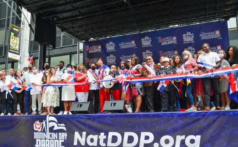 BETVLCTOR伟德入口百度众测越南足球运动员因伤退出比赛引热议，中国球迷关注度持续攀升